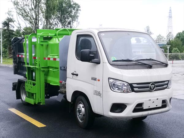 程力威牌CLW5030TCAB6型餐廚垃圾車